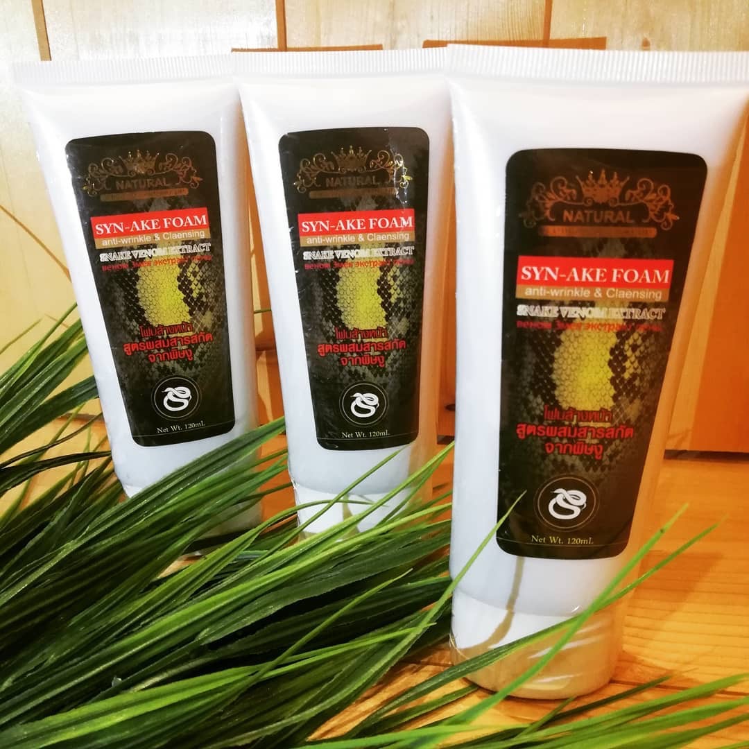 Антивозрастная пенка для умывания из Таиланда с вытяжкой из яда Сиамской кобры Nature Republic Natural SP beauty & makeup SYN-AKE FOAM 120 мл.
