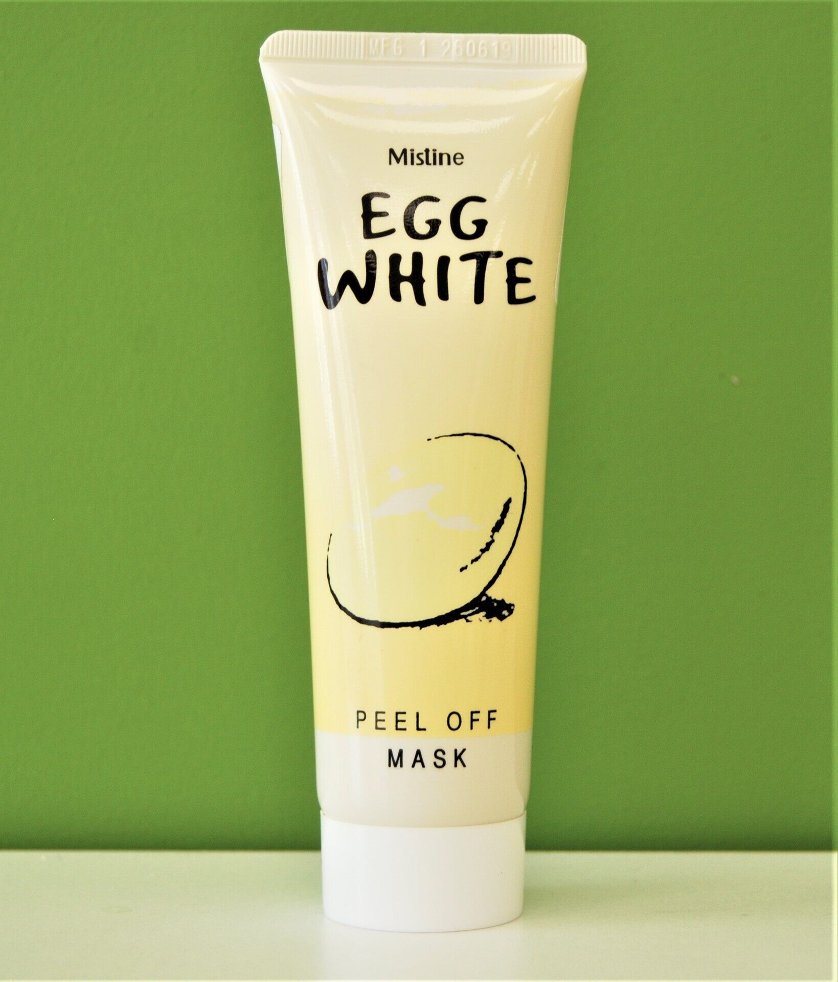 Натуральная маска-пленка для лица из Тайланда с яичным белком для сужения пор Mistine Egg White Peel Off Mask купить в Москве и Московской области.