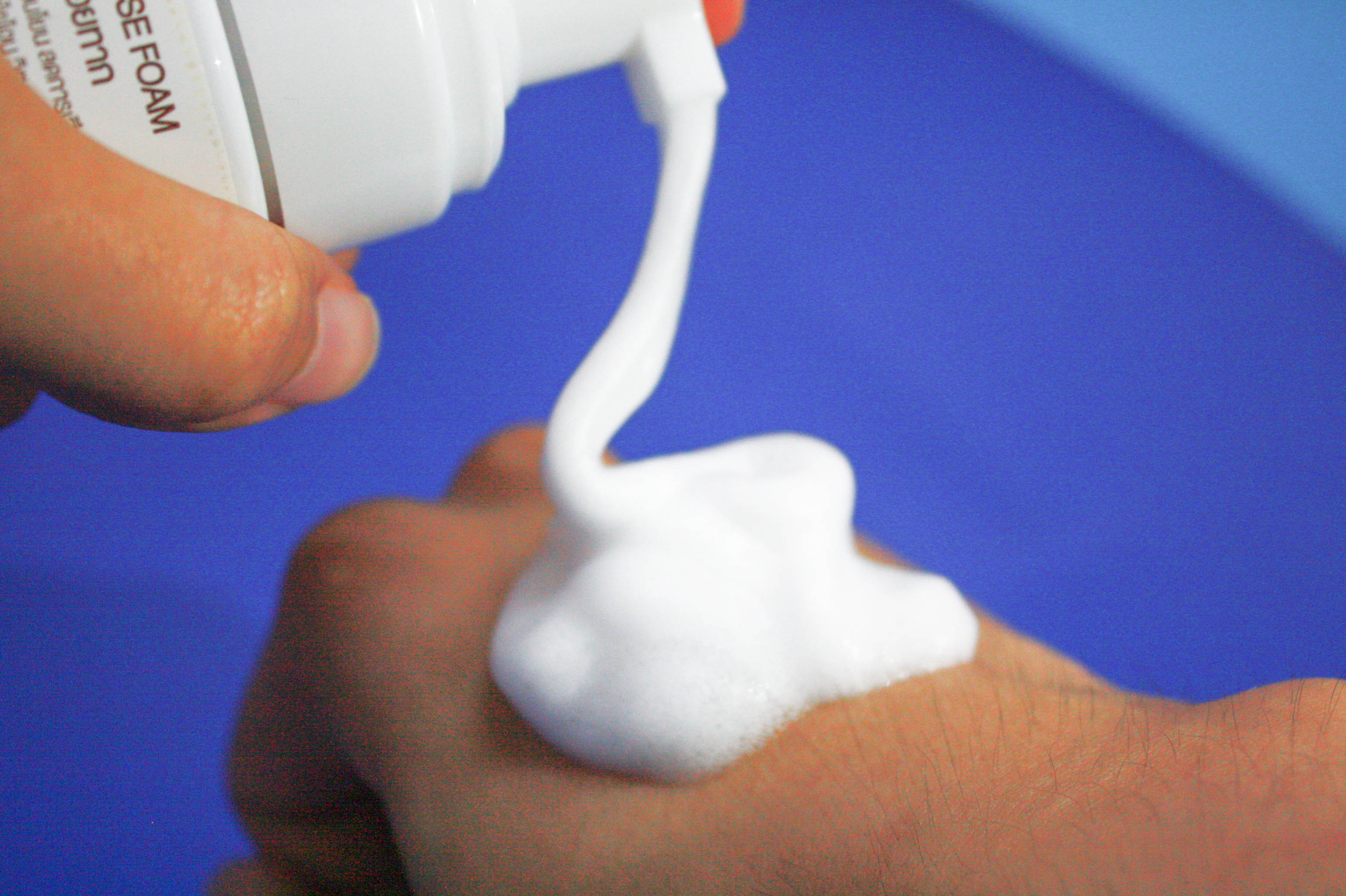 Тайская улиточная пенка-мусс для умывания от Daiso Snail white 150 мл.