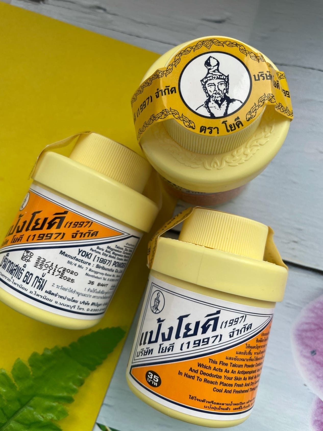 Тайская антибактериальная тальк присыпка против неприятного запаха Yoki купить в Москве и Московской области.